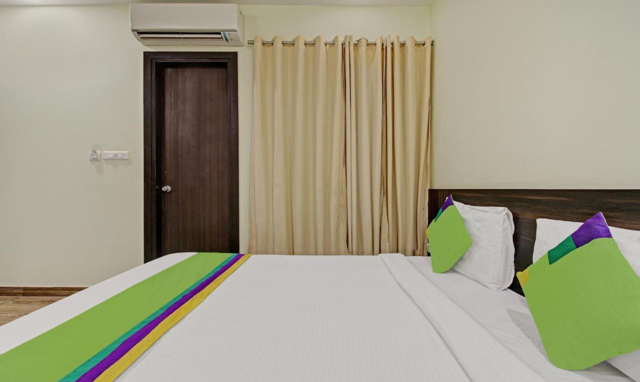 Treebo Trend Aarya Gomti Nagar Hotel 3*
